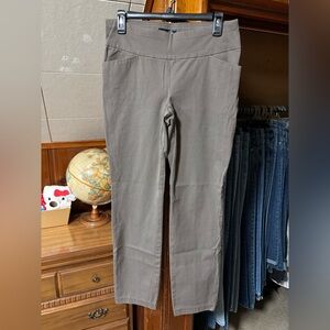 Woman’s Lee Pants